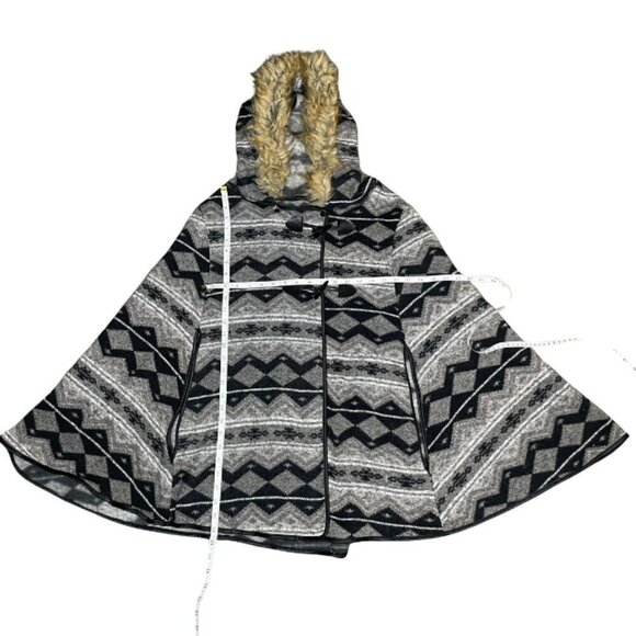 Women’s Faux Fur Hooded Parka Thick Shaw Poncho Southwestern Aztec Boho - Picture 7 of 8